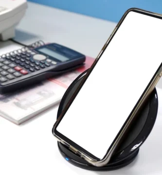 Smartphone charging on a wireless power bank