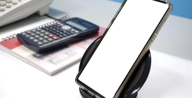 Smartphone charging on a wireless power bank